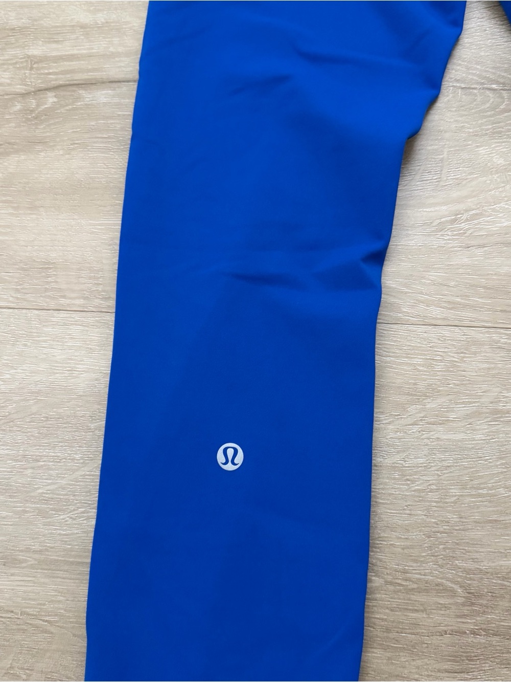 Lululemon Poolside Blue Leggings With Pockets in a Size 6 - Picture 7 of 8